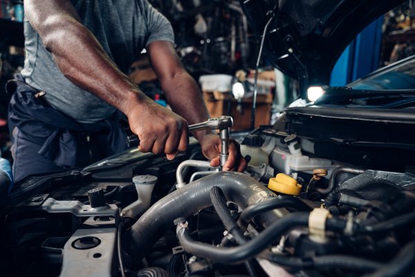 auto-mechanic-are-repair-auto-engine-is-problems-a-HQNCRST auto-mechanic-are-repair-auto-engine-is-problems-a-HQNCRST